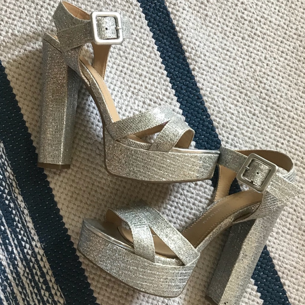 Silver Sparkle Chinese Laundry Heels✨✨✨